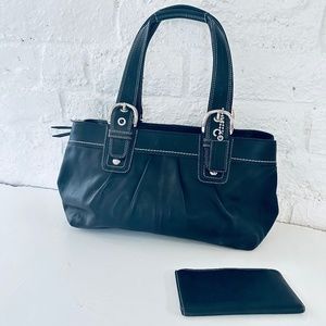 COACH leather Shoulder Bag Purse black 2 pc card holder excellent condition